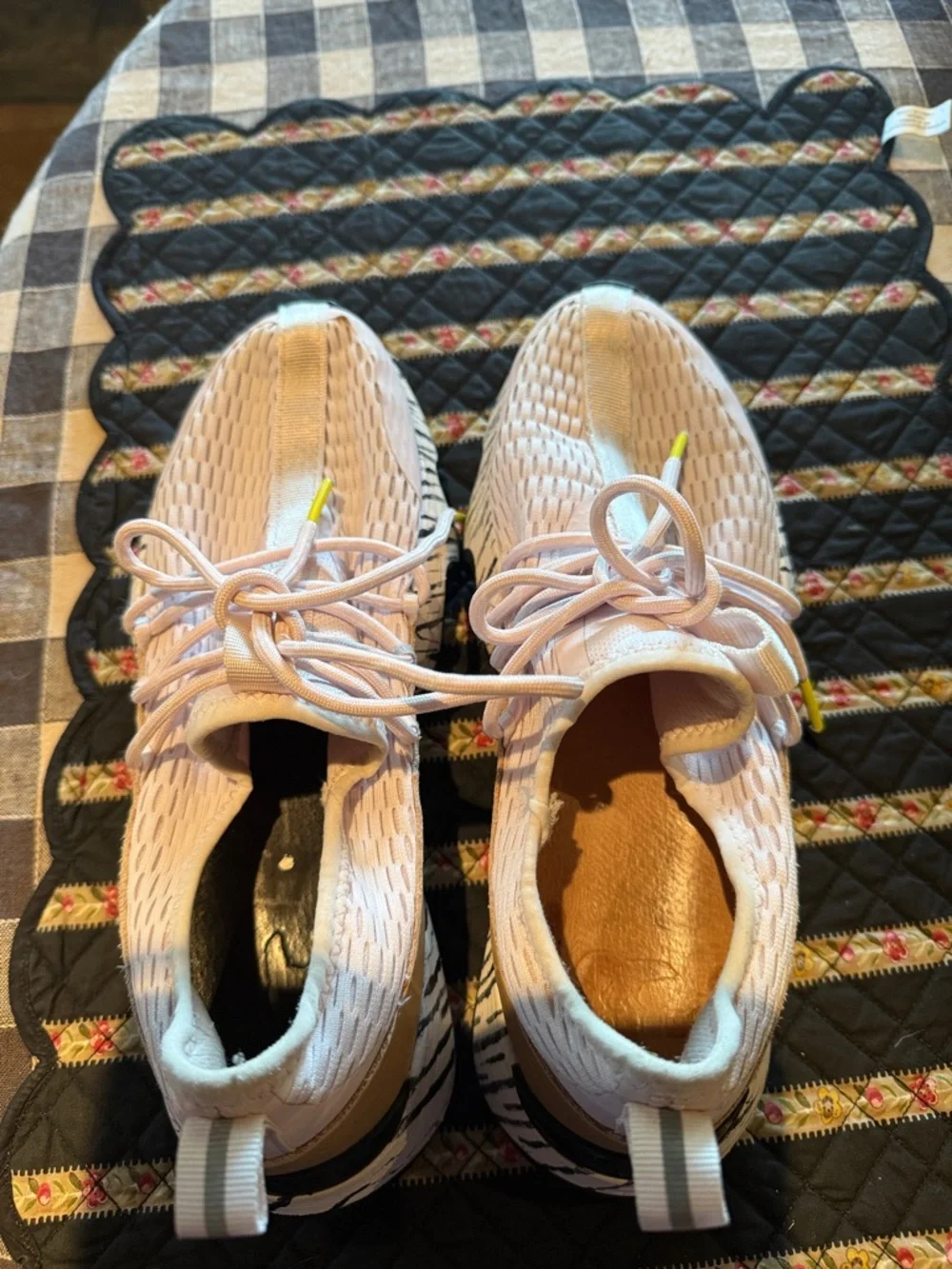 Sorel Kinetic Impact Lace Pink Sneaker with Zebra Patterned Rubber Sole size 8.5